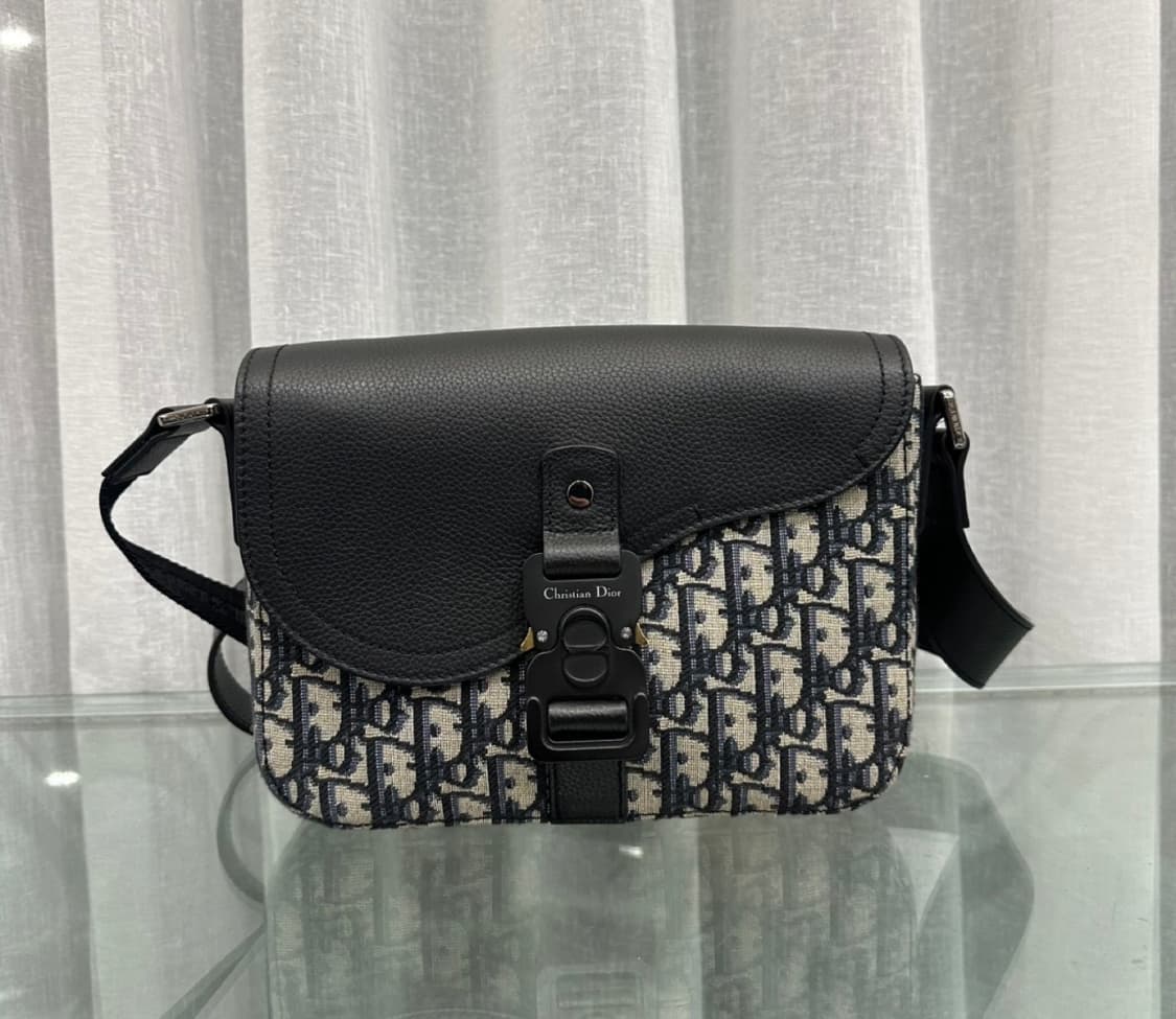 디올 오블리크 새들 플랩 메신저백 베이지 상품이미지10