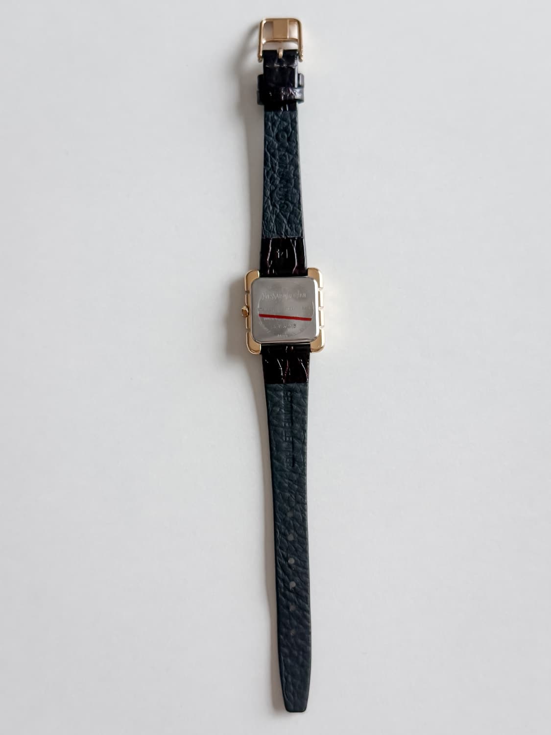 입생로랑 스퀘어 골드 미니 시계 상품이미지9