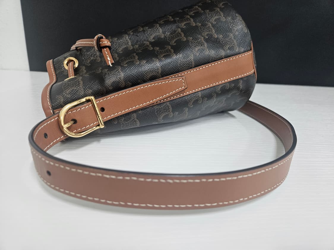 셀린느 트리오페 버킷백 브라운 숄더백(상태좋음) 상품이미지4