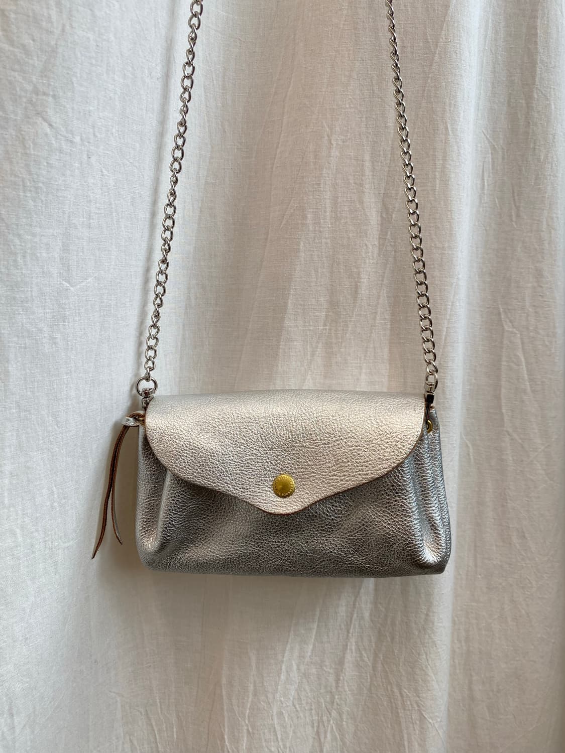 Kissora 실버 리얼레더 크로스백 상품이미지2