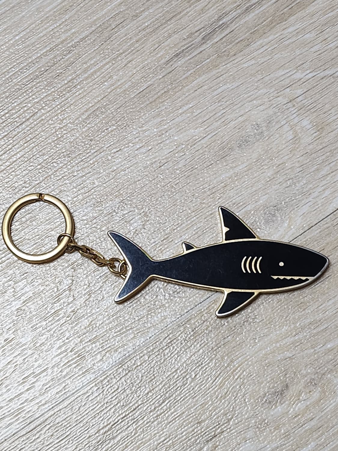 톰브라운 샤크 키링 상품이미지2