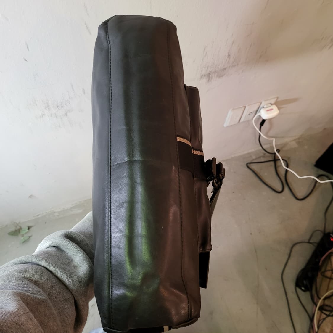 휴고 보스 레더 크로스백 상품이미지9