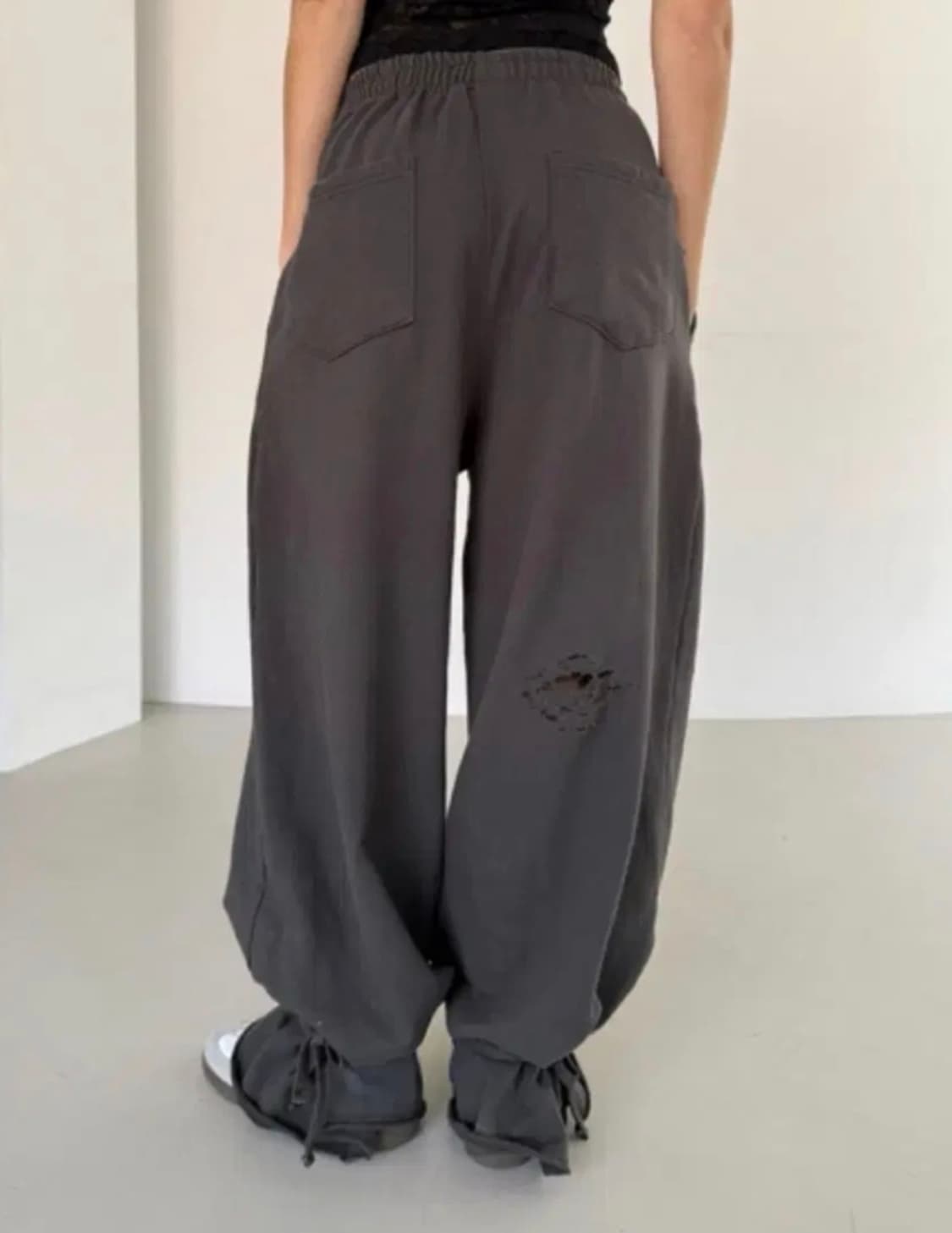 더미스테리어스호텔 데미지 트레이닝 팬츠  상품이미지3