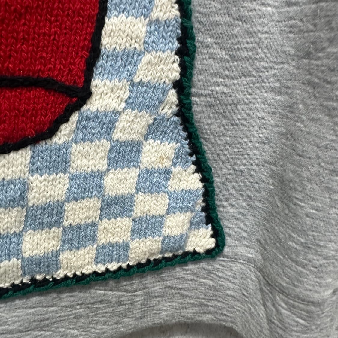 85 미카엘라버거 여자 루즈핏 자수 맨투맨 상품이미지5