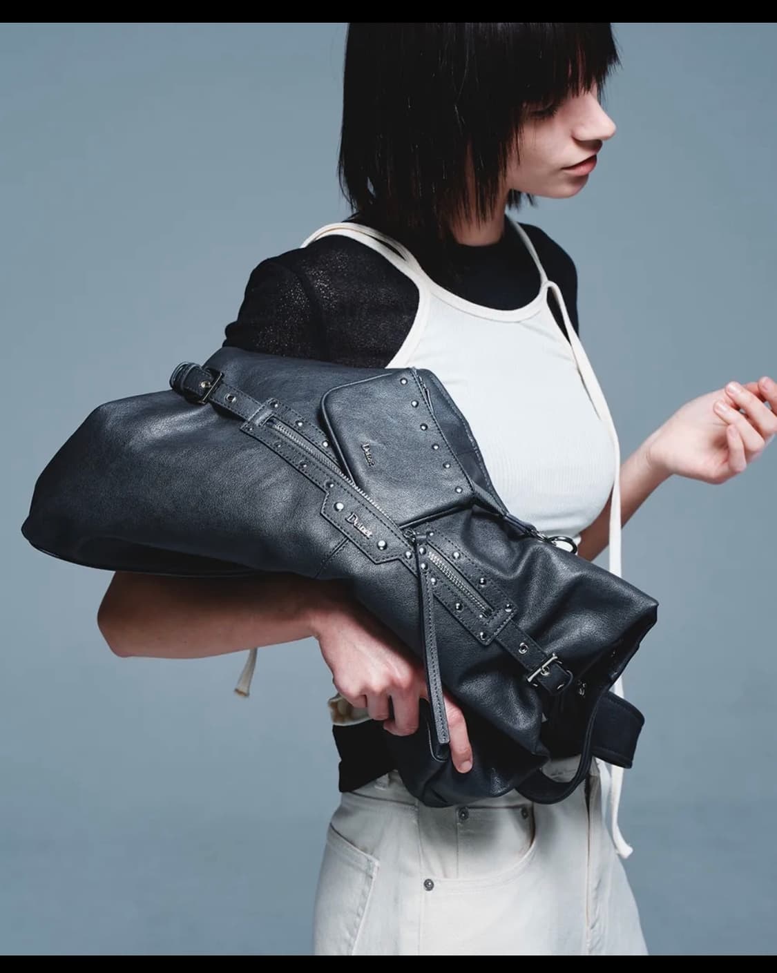 다이닛 STUD DETAIL POINT POCKET BAG 포켓 백 상품이미지1