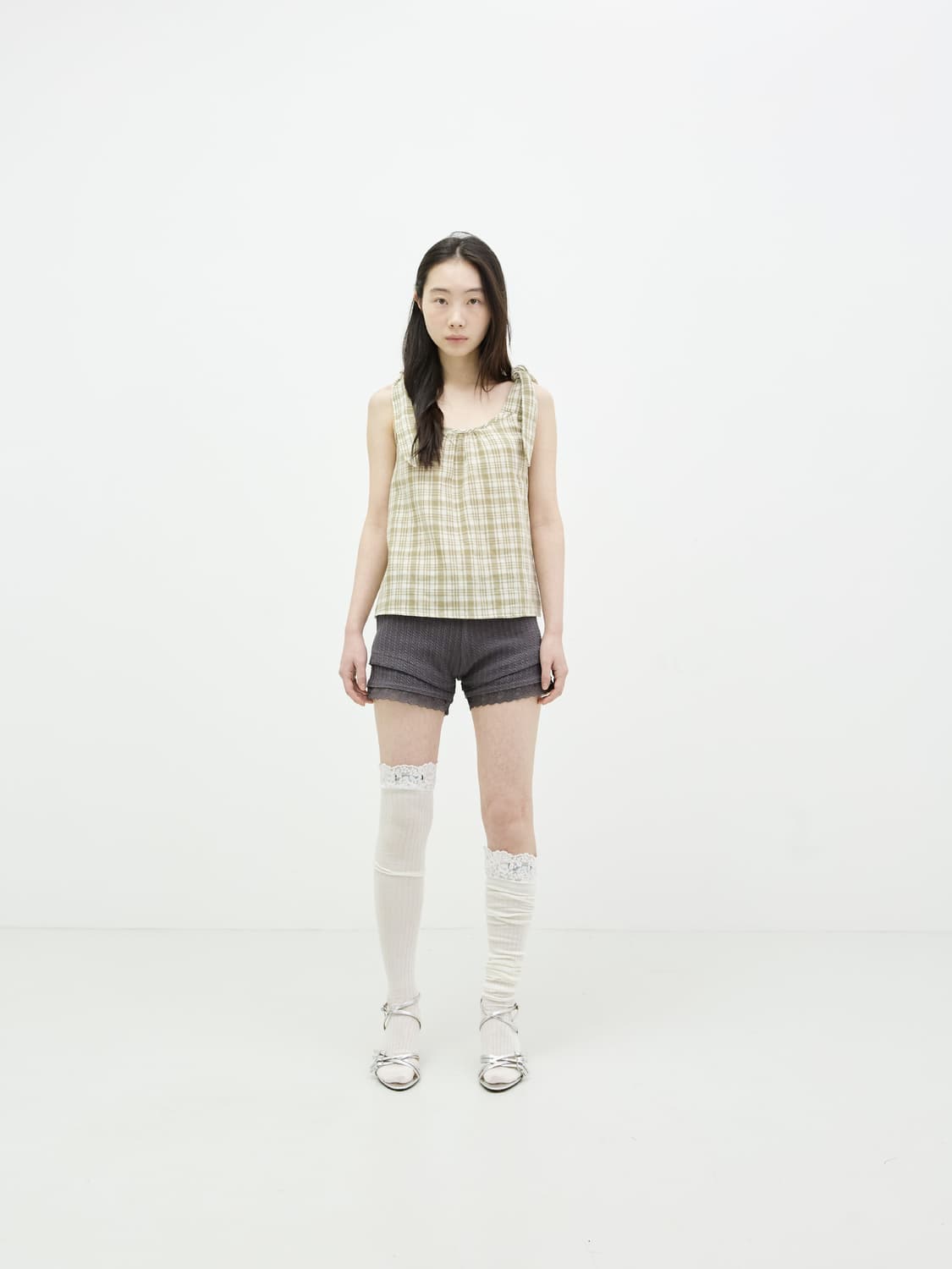 콜로신스 ANFORA LACE SHORTS DARK GRAY 상품이미지4
