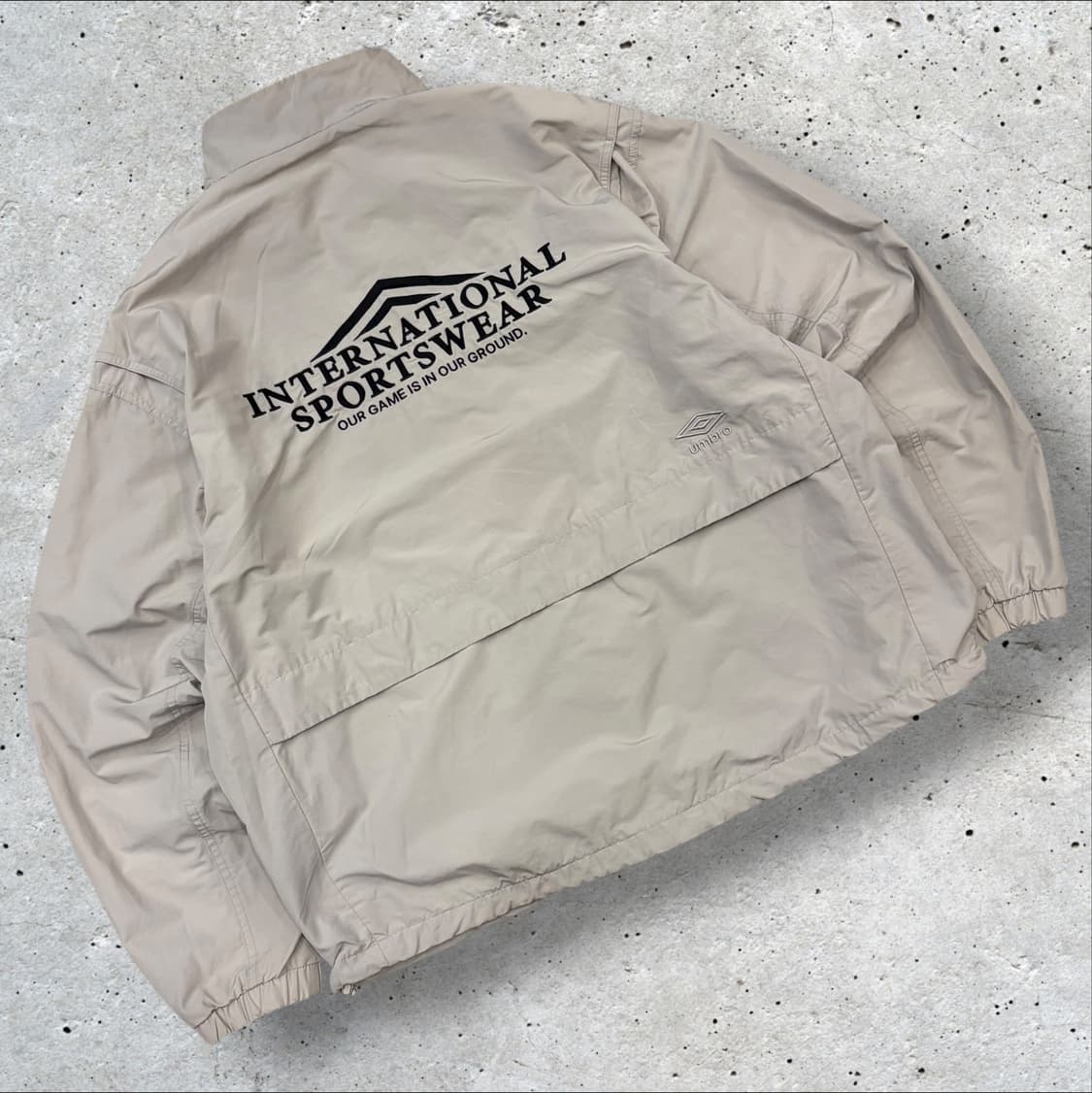 [105] 엄브로 인터내셔널 스포츠웨어 바람막이 그레이 B333 상품이미지1