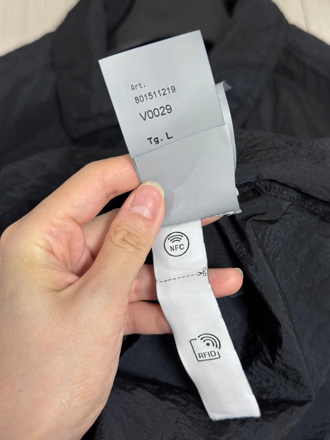 [L] 스톤아일랜드 나일론 메탈 집업 셔츠 블랙 상품이미지5