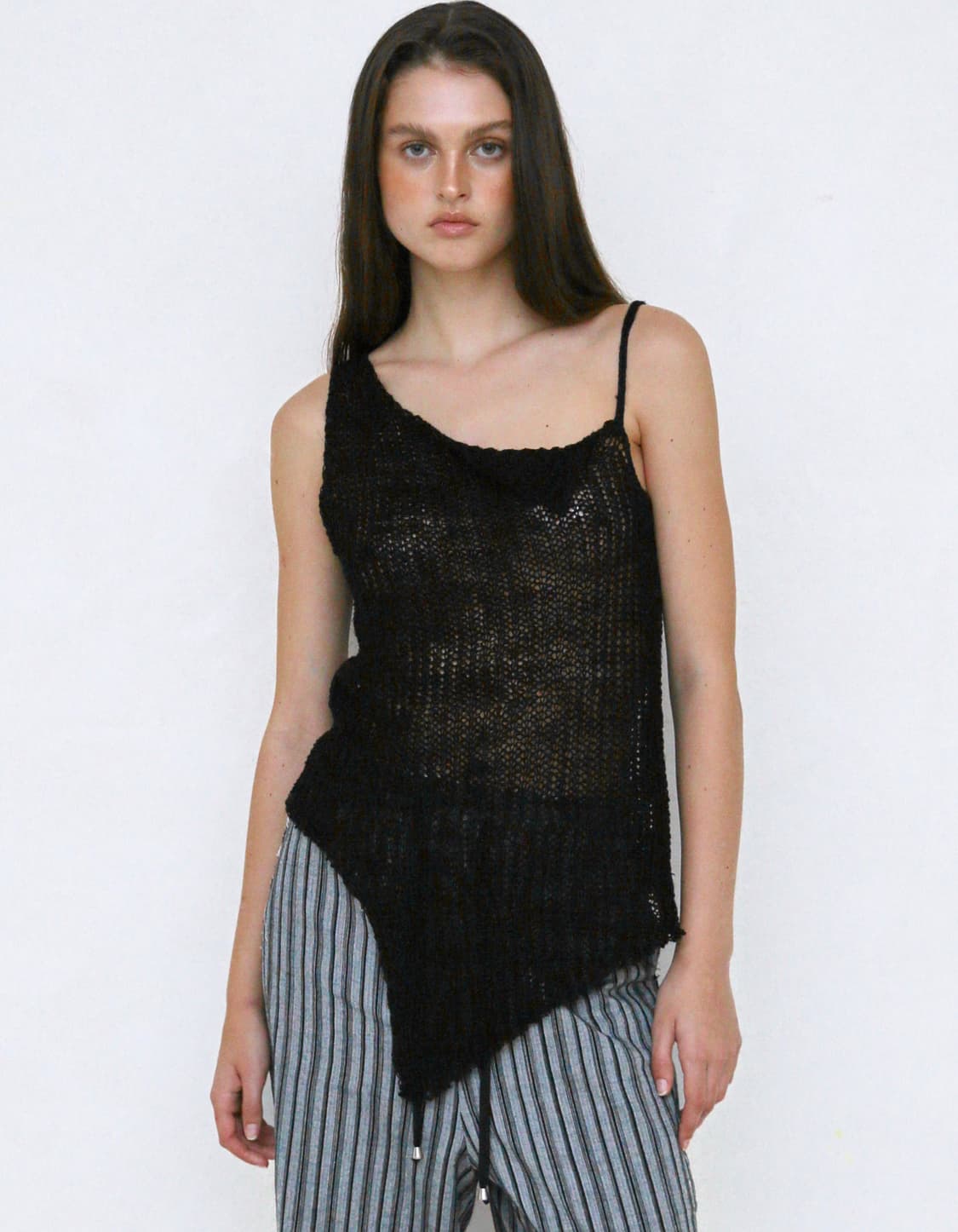 [Polysooem] GRUNGED KNIT SLEEVELESS TOP 상품이미지1