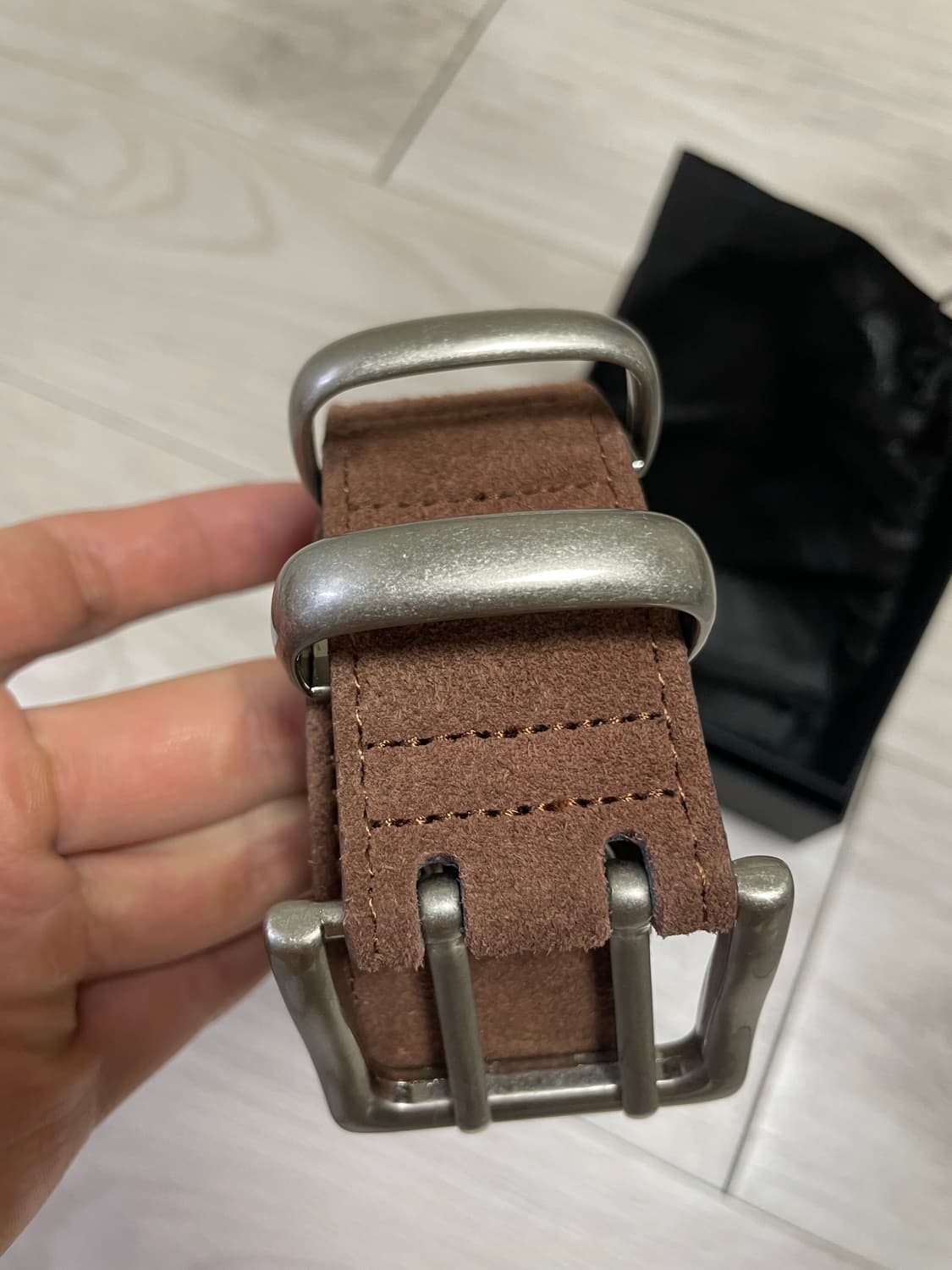 카미엔 x 엠제이디 더블 홀 벨트 스웨이드 브라운 상품이미지2