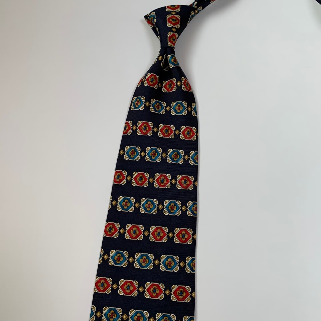 디올(Dior) 기하학적패턴 최상급 명품넥타이 A+ 결혼식룩 코디 상품이미지8