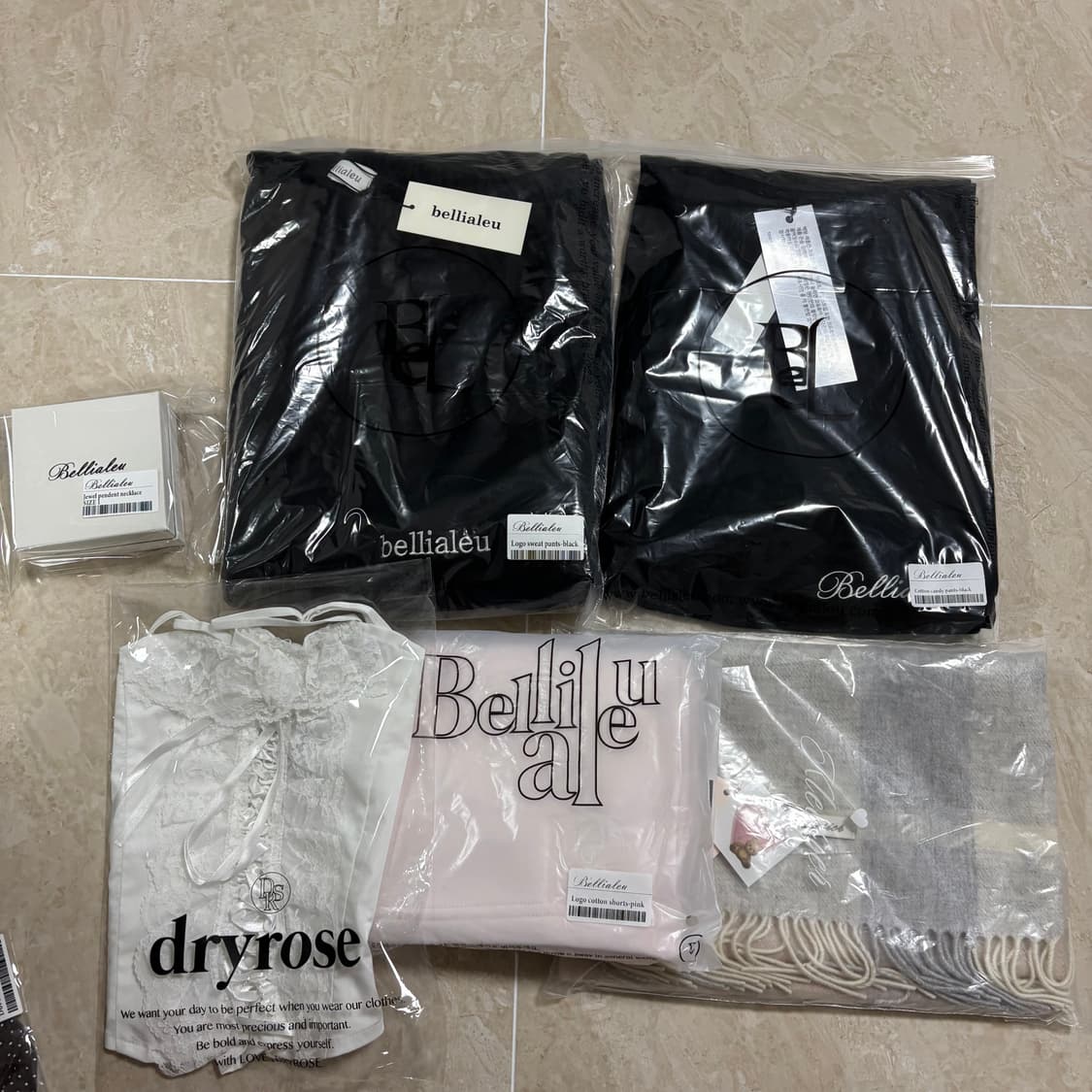 새상품 옷 / 클리시어 벨리아르 드라이로즈 상품이미지1
