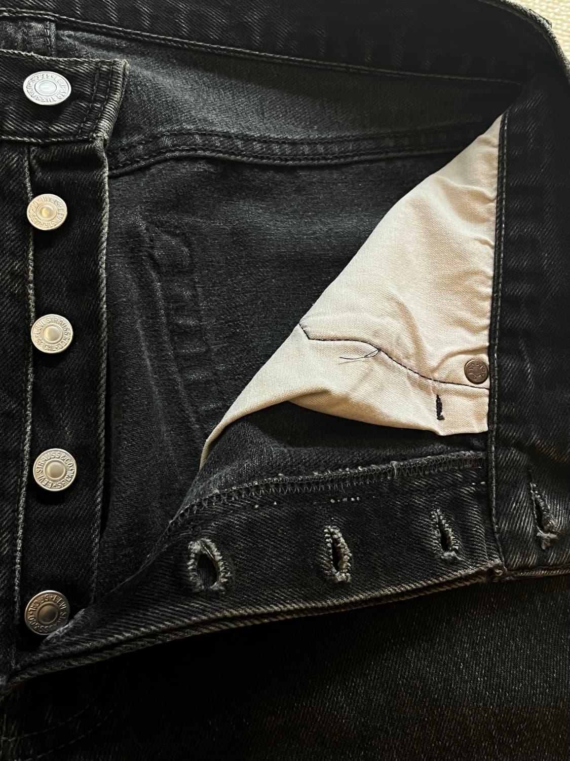 90s VINTAGE LEVIS 501 BLACK DENIM USA 상품이미지4
