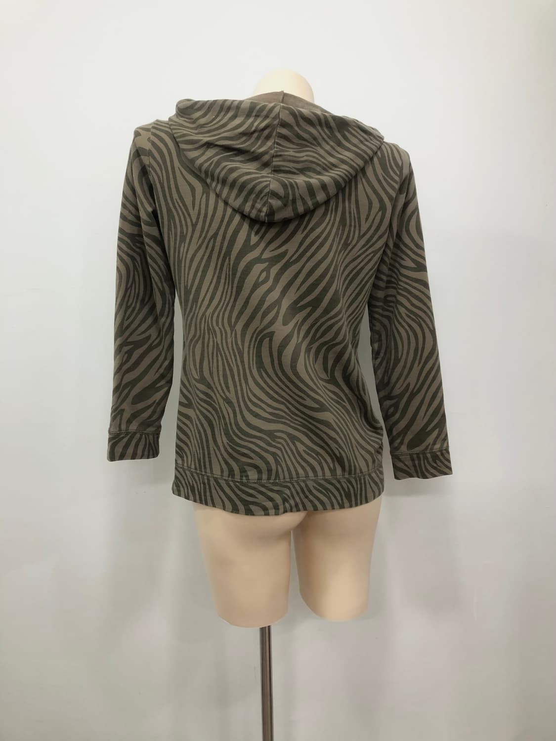 khaki zebra pattern hooded zip up 상품이미지3