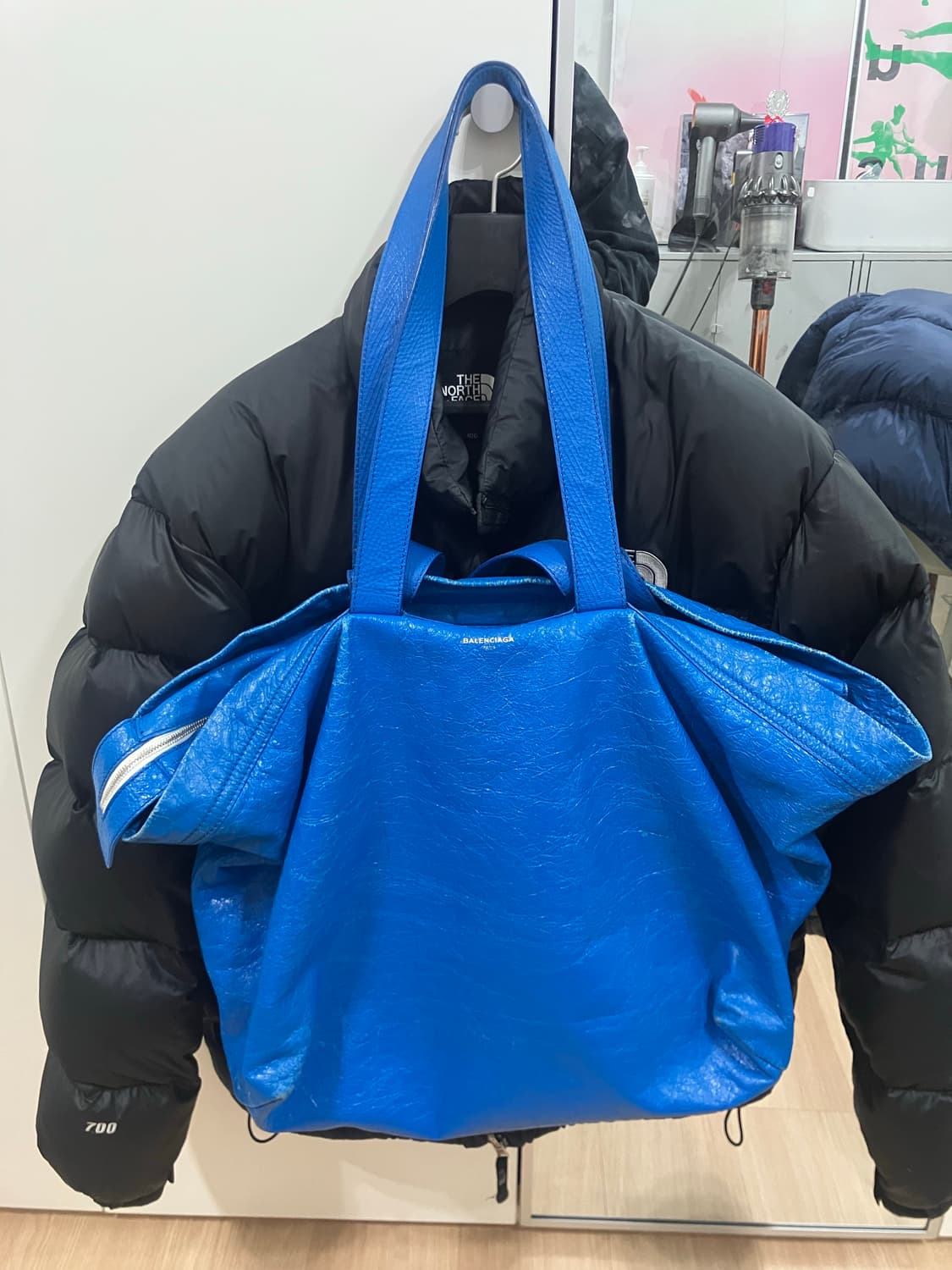 [free] 발렌시아가 17fw 이케아 블루 가죽 토트백 상품이미지3