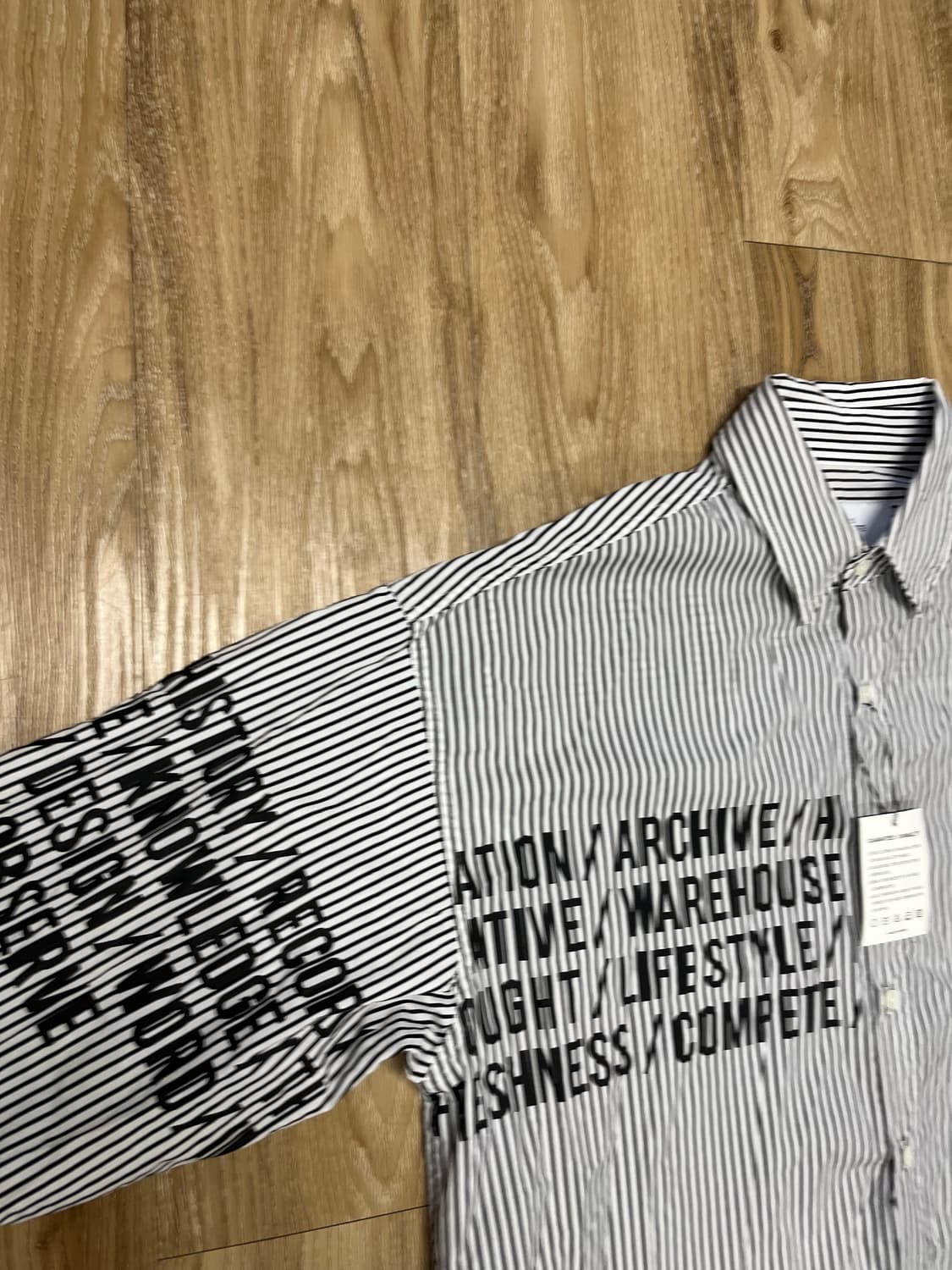 (새상품) 세컨드 아카이브 레터링 셔츠 상품이미지2