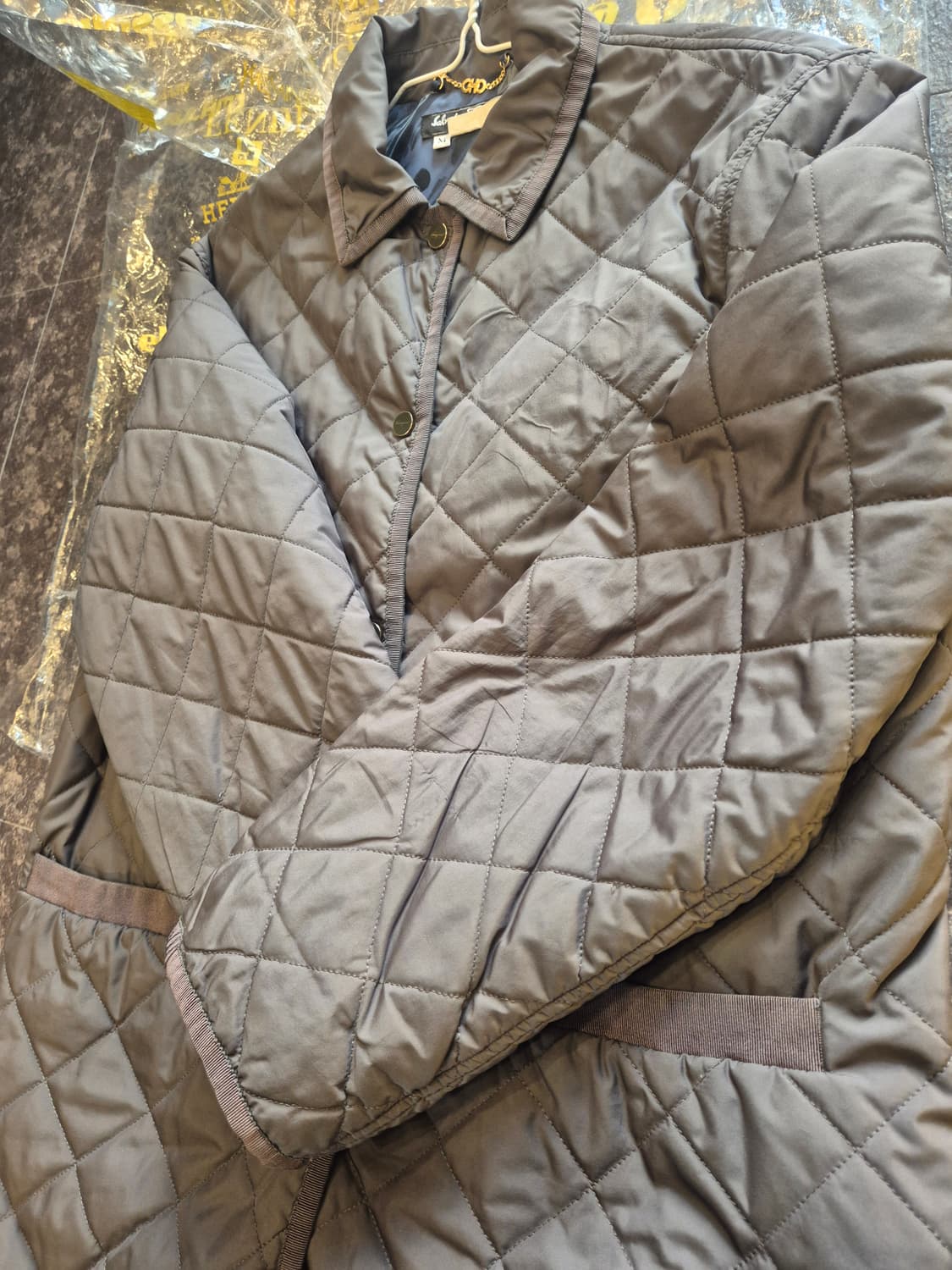 살바토레 페라가모 퀼팅 자켓 M사이즈입니다 상품이미지6