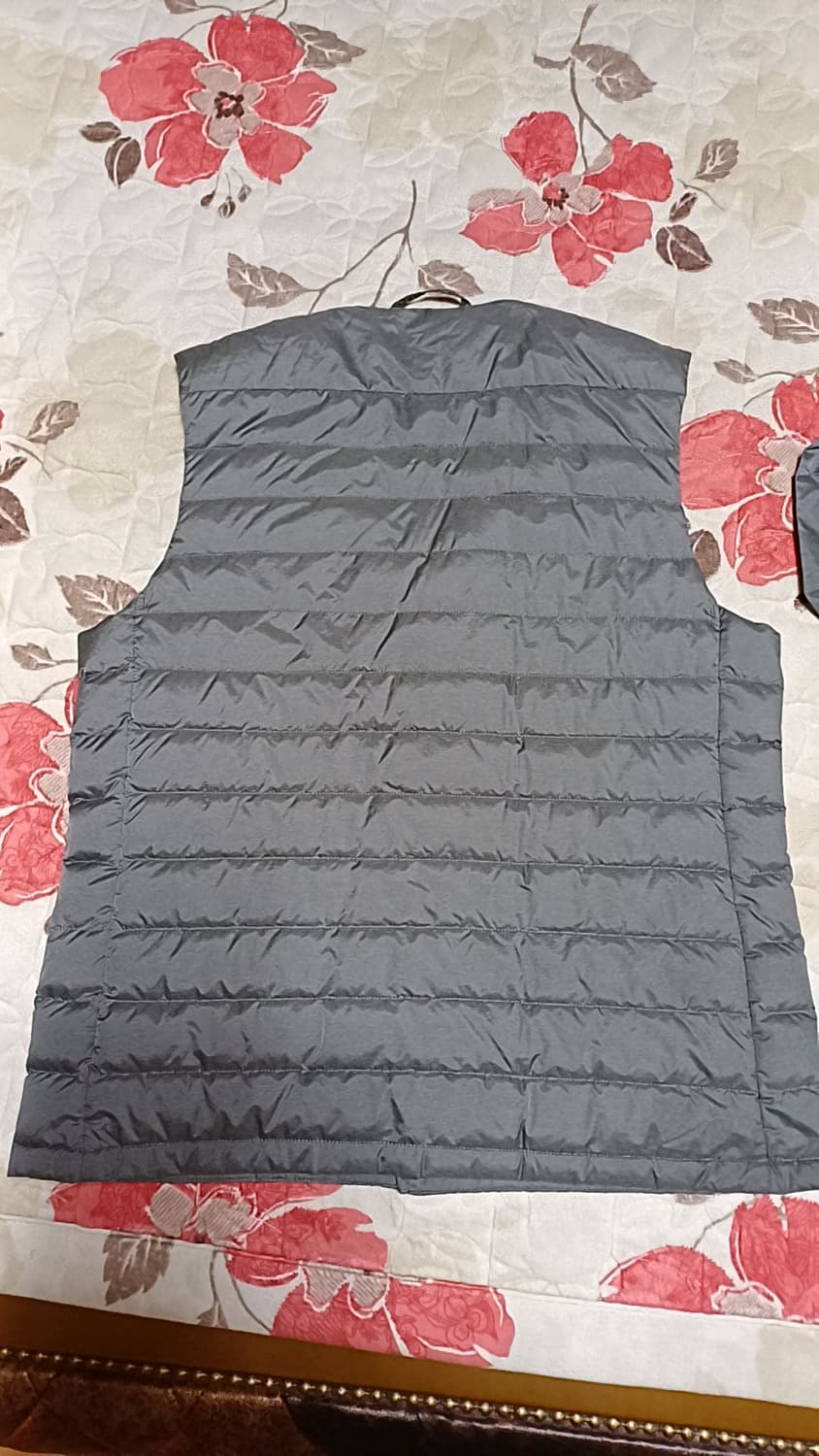 유니클로 오리털 초경량조끼 M 가슴50 기장64 상품이미지4