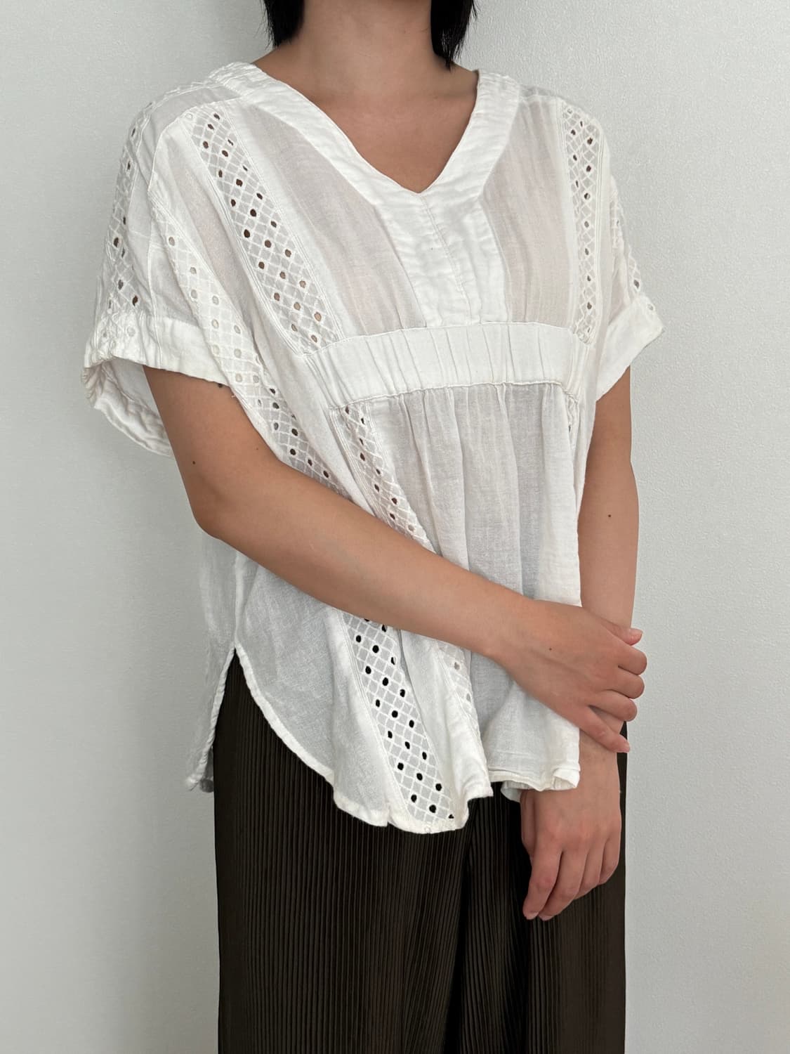 Cotton Eyelet Dolman Blouse 상품이미지5
