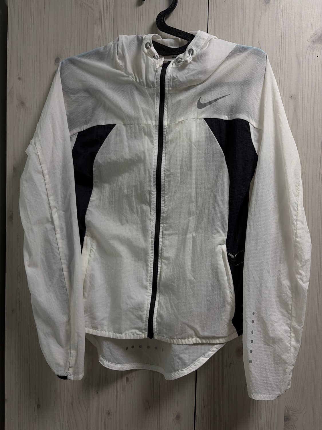 나이키 시스루 바람막이 상품이미지1