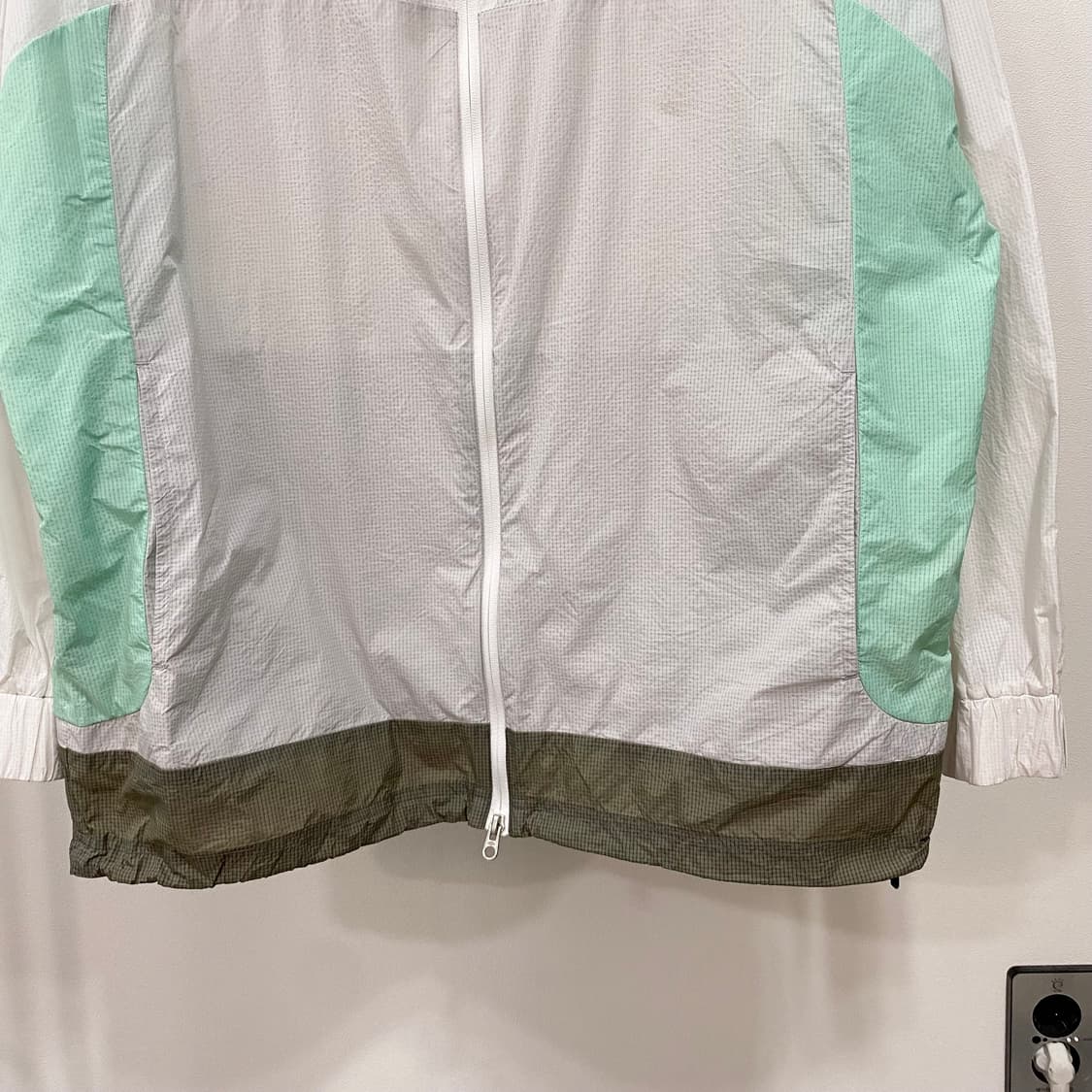 엄브로 플라이트 립스탑 경량 바람막이 상품이미지5