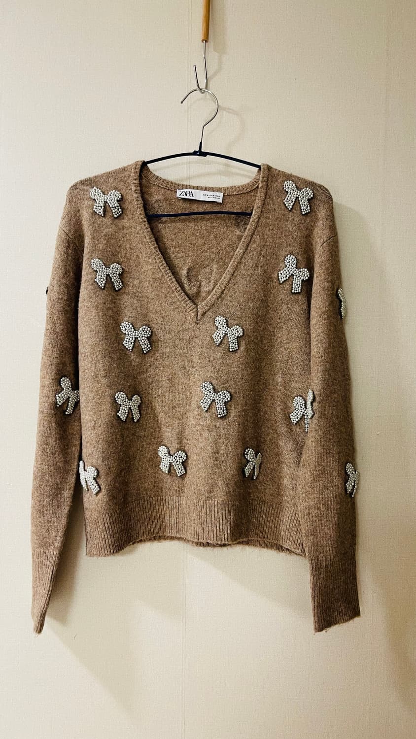 자라 진주 리본 오브제 브이넥 울 니트 정가 9만원대 상품이미지3