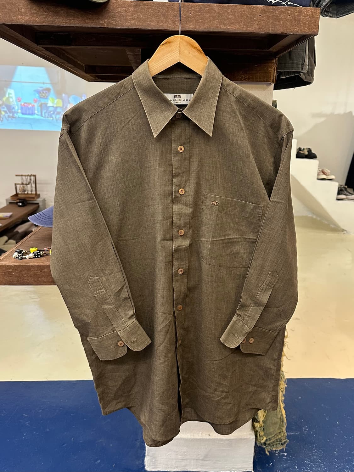 발렌시아가 브라운셔츠 상품이미지3