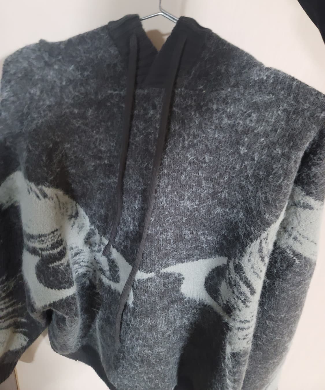 Critic 크리틱 페더 웜홀 후드티 상품이미지3