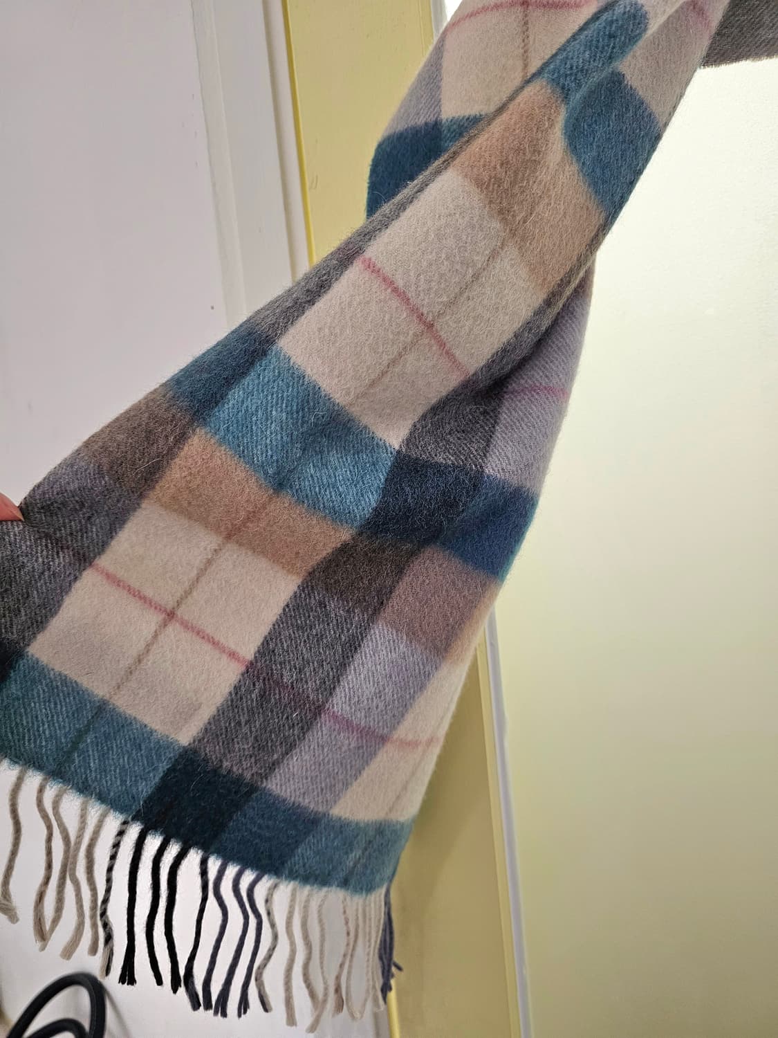 블루 베이지 체크 캐시미어 머플러 상품이미지4