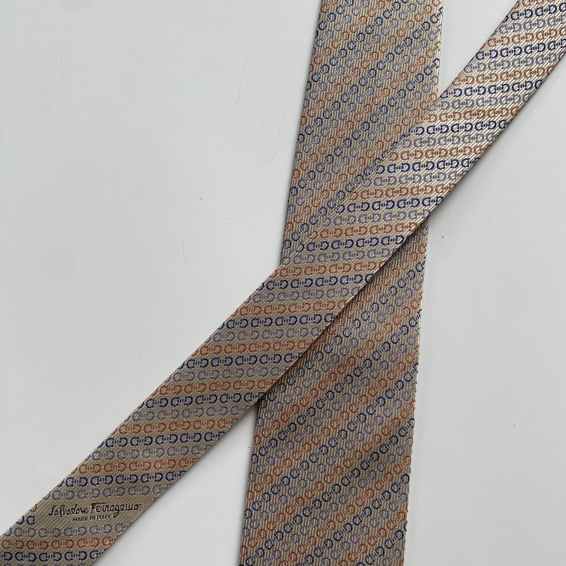 페레가모(Ferragamo) 간치니 모노그램 명품 정품 넥타이 상품이미지5