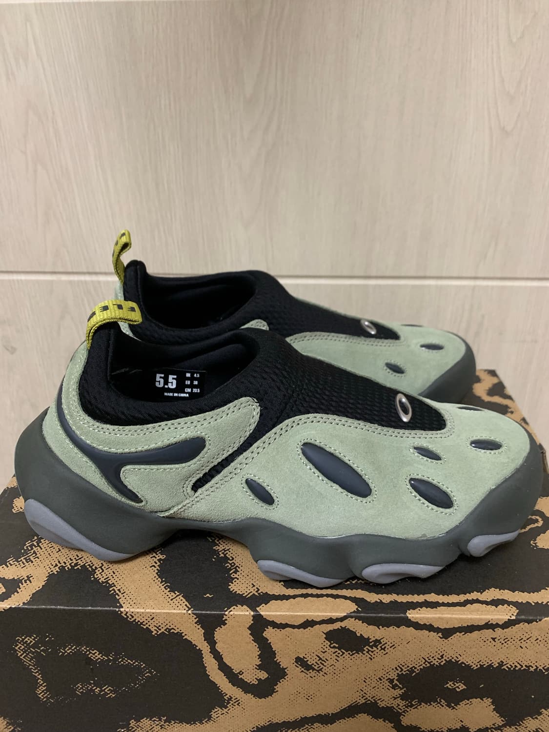 오클리 팩토리 팀 x 브레인 데드 오비탈 플래시 티 블랙 상품이미지5