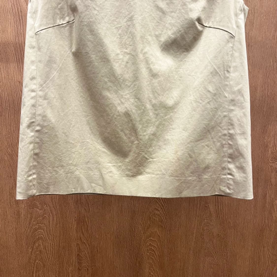 띠어리 코튼 베스트 백 버튼 클로징 사이드 사선 절개 디테일 베이지 상품이미지5