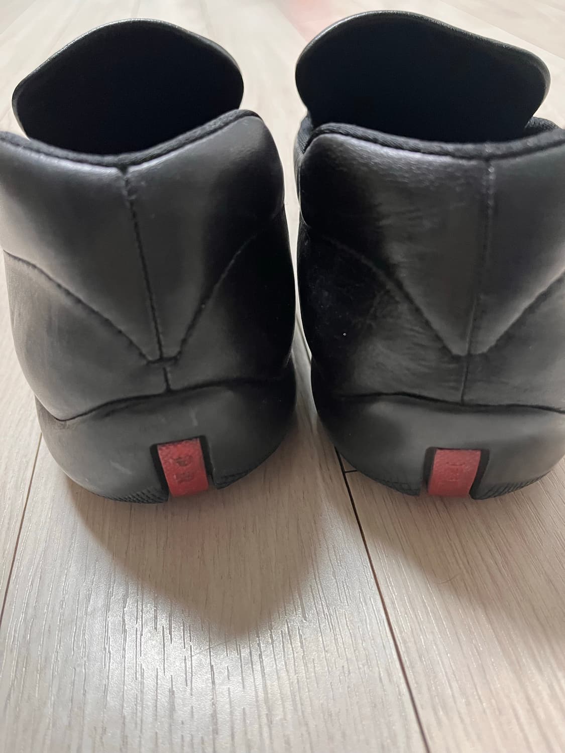 프라다 삼각 로고 로퍼 상품이미지2