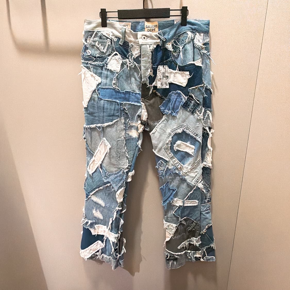 (정품/새상품) 갤러리 디파트먼트 남성 패치워크 디스트레스드 데님 팬츠 상품이미지1
