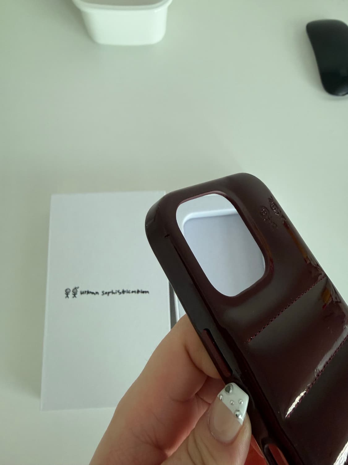 어반소피스티케이션 16프로 다크체리 상품이미지2