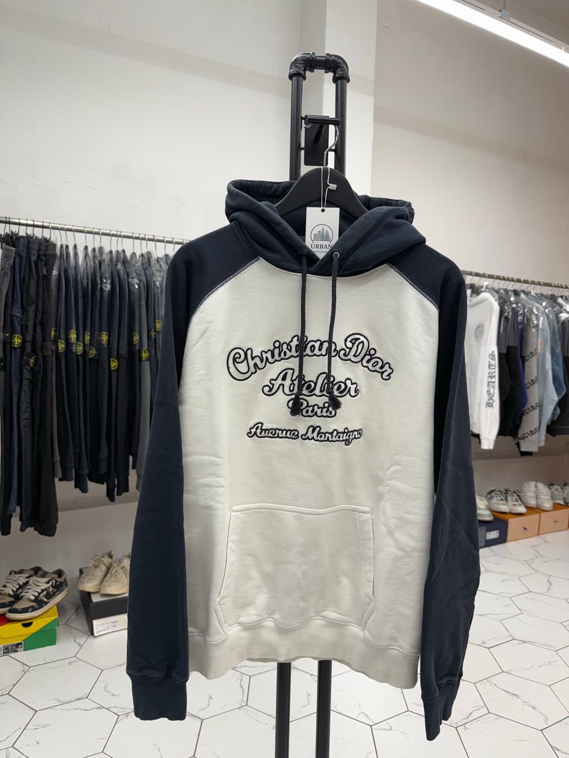 [L] 디올 아뜰리에 자수 로고 후드티 상품이미지1