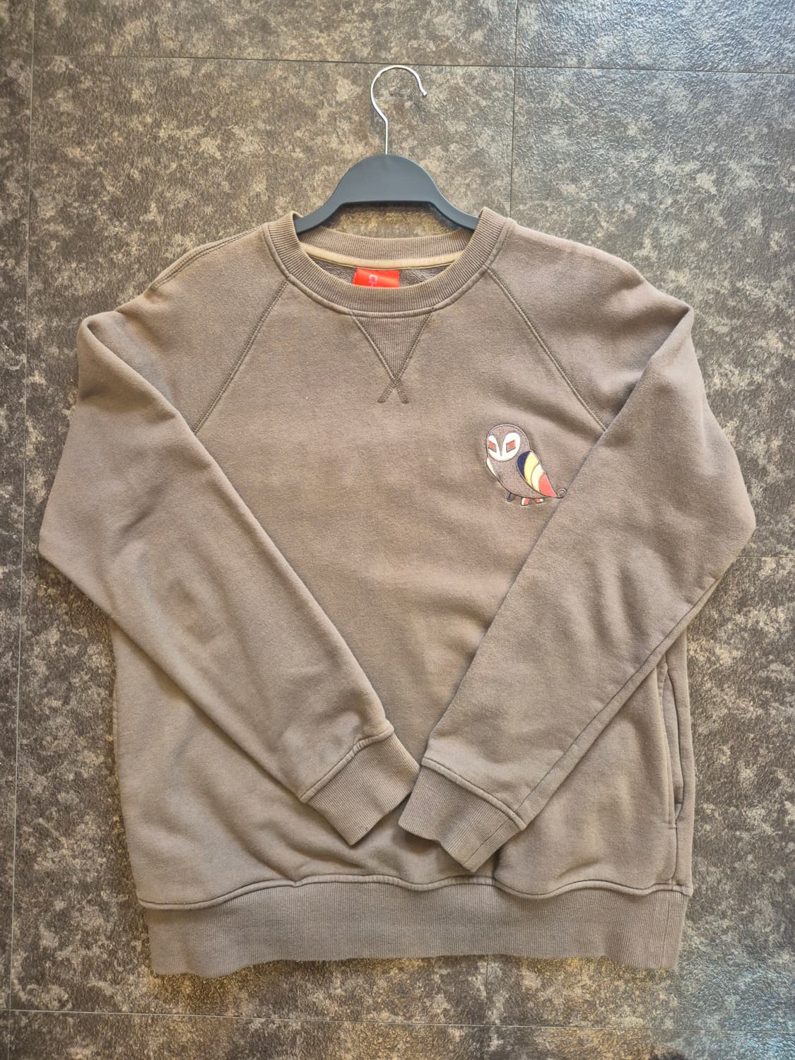 🦉 럭키슈에뜨 부엉이 자수 맨투맨 M (여성) 상품이미지1