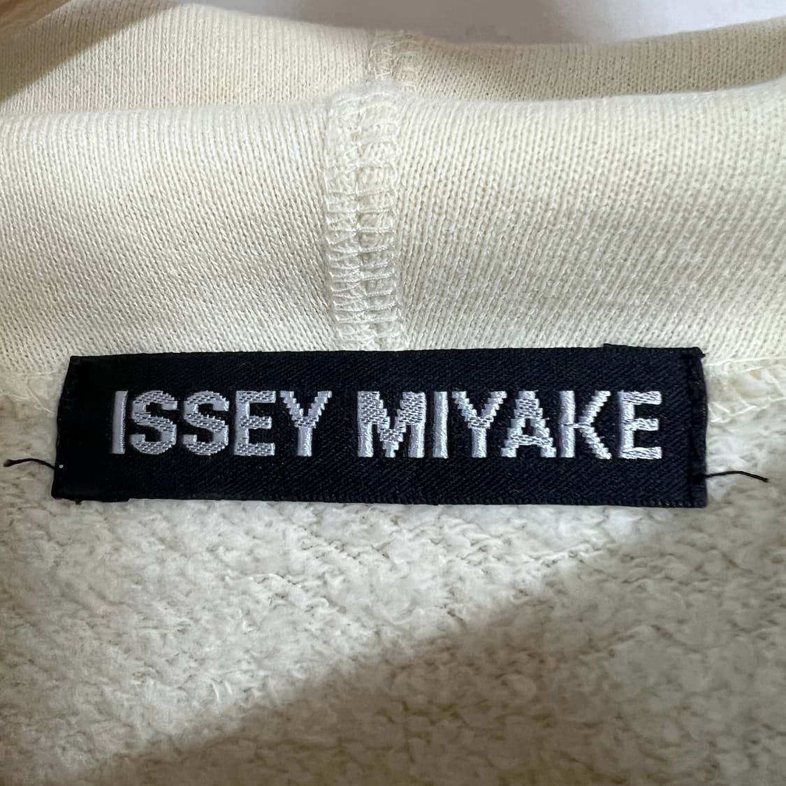 [Size 2] 이세이 미야케 후드집업 상품이미지2