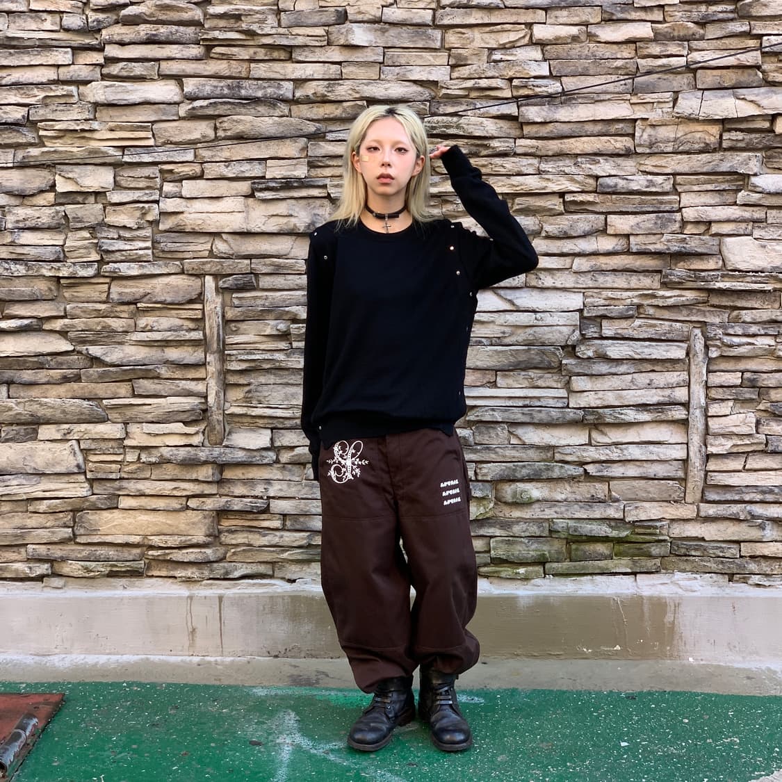 shinya kozuka x dickies 사이드턱 더블니 팬츠 브라운 상품이미지7
