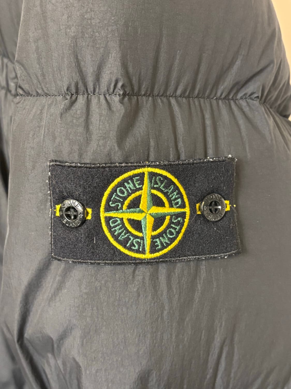 [XXL/당일배송] 스톤아일랜드 가먼트 크링클랩스 패딩 블랙 상품이미지3