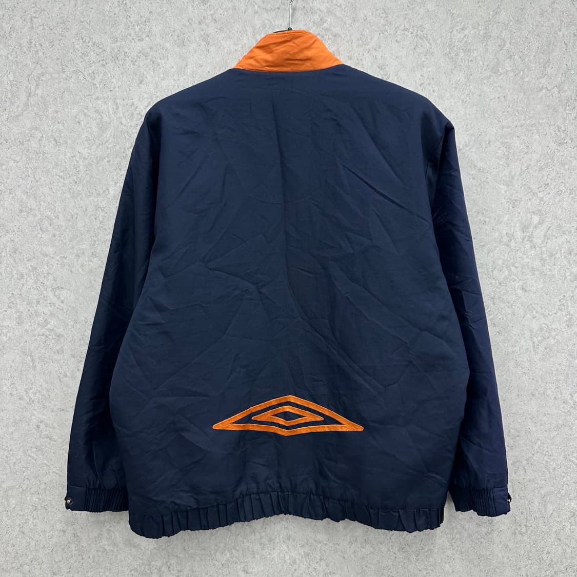 105 엄브로 올드스쿨 남자 루즈핏 누빔 점퍼 상품이미지2