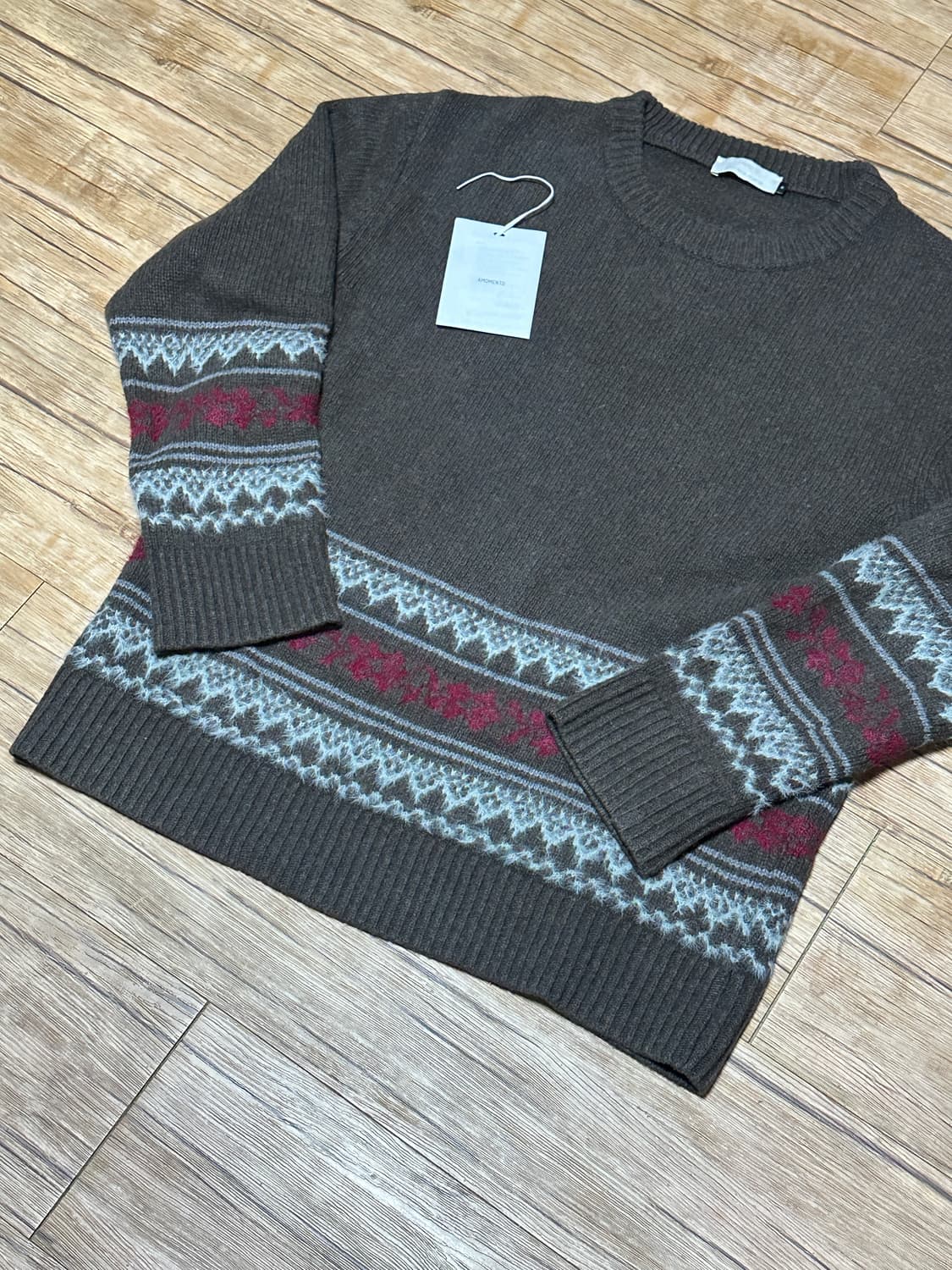 아모멘토 자카드 니트 MOTIVE JACQUARD SWEATER 상품이미지5