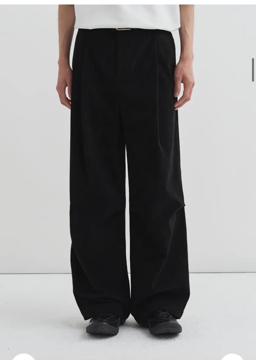 (새상품)(XL) 드로우핏 에센셜 와이드 원턱 코듀로이 팬츠 BLACK 상품이미지7