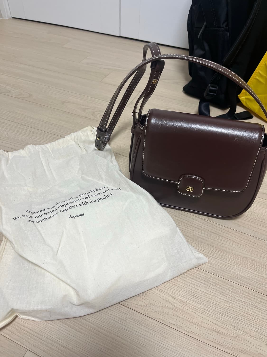 새상품 드파운드 페블백 브라운 상품이미지2