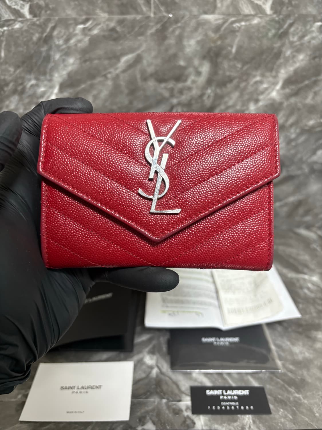 입생로랑 엔벨로프 마틀라세 반지갑 상품이미지3