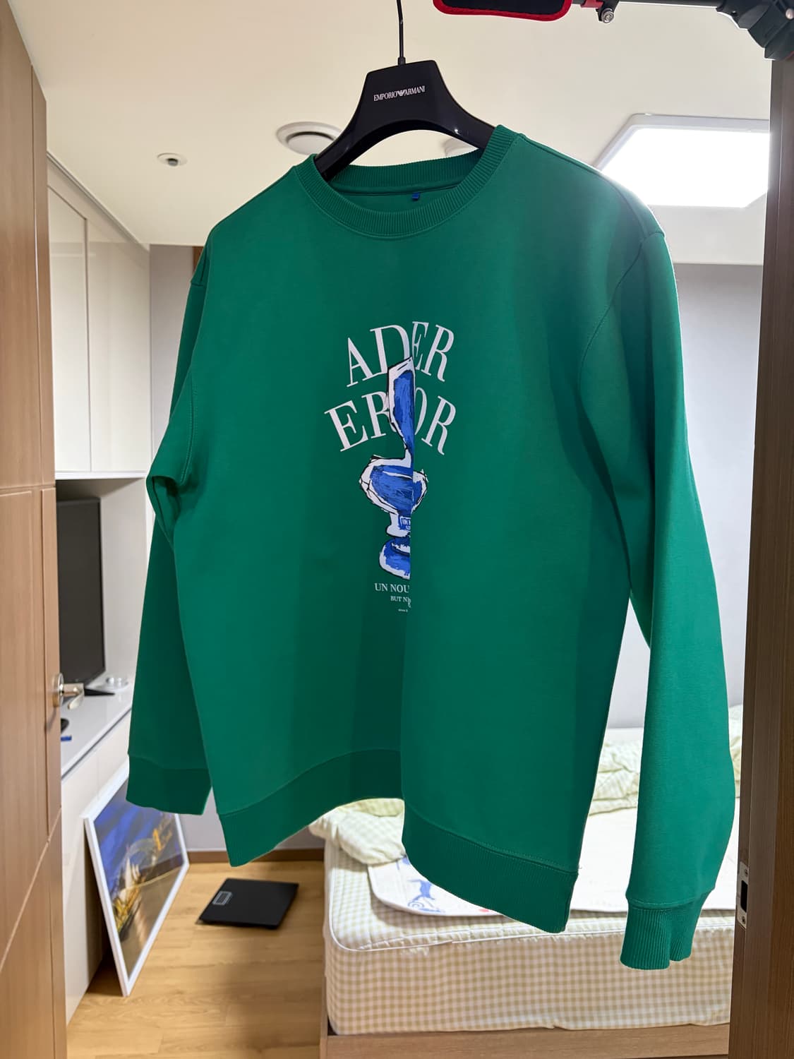 아더에러 트로피로고 맨투맨 A1사이즈 상품이미지3