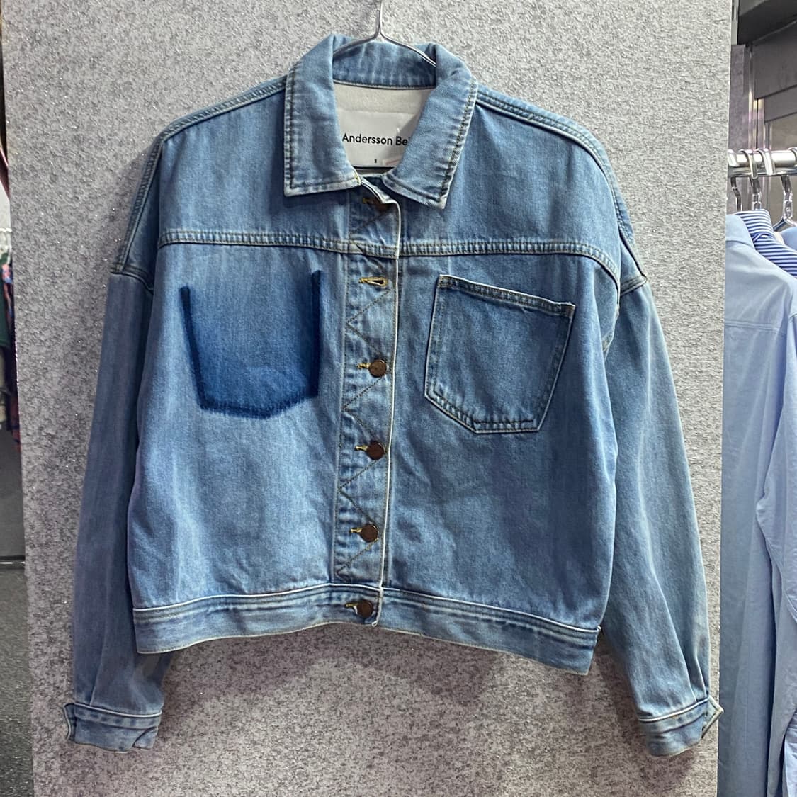 앤더슨벨 백절개 크롭 데님자켓 B3684 상품이미지2