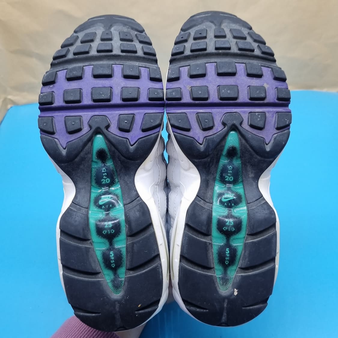 나이키 에어맥스95 보라메쉬 운동화225 상품이미지3