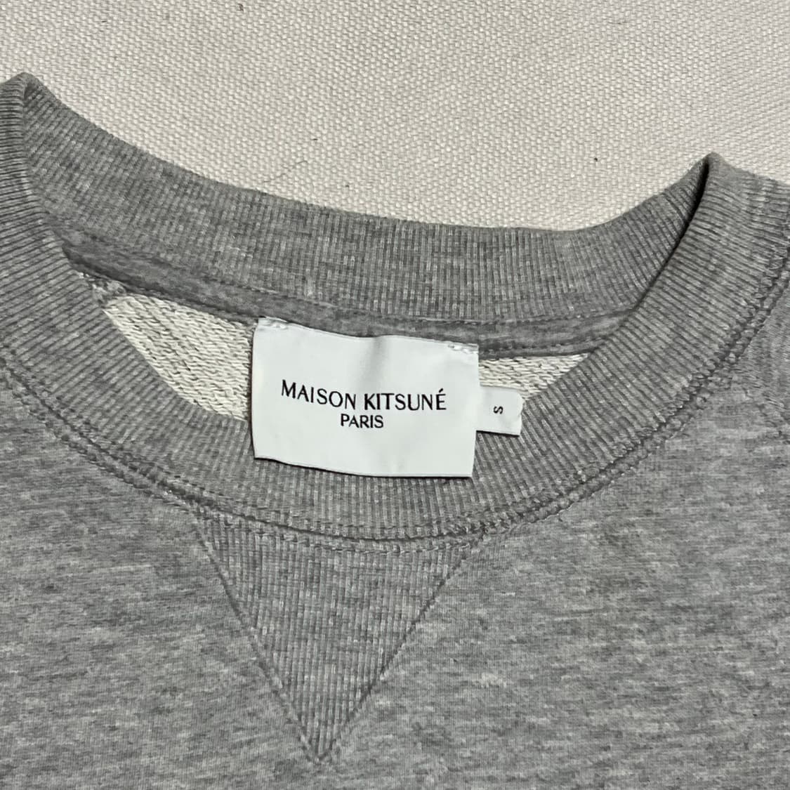메종키츠네 폭스헤드 그레이 맨투맨 상품이미지3