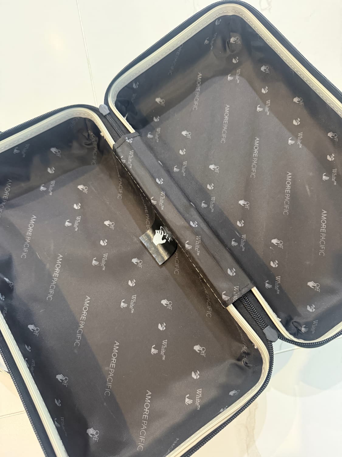 오프화이트 x 아모레 퍼시픽 프로텍션 박스 상품이미지6